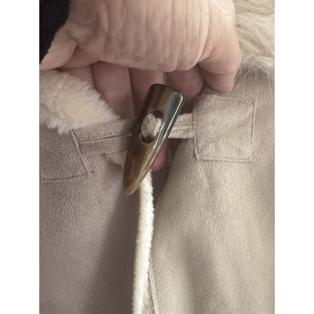 💙Gap Womens Sherpa Lined Tan Toggle Button Faux Suede Vest Sz S 90s Y2K Boho - Picture 2 of 9